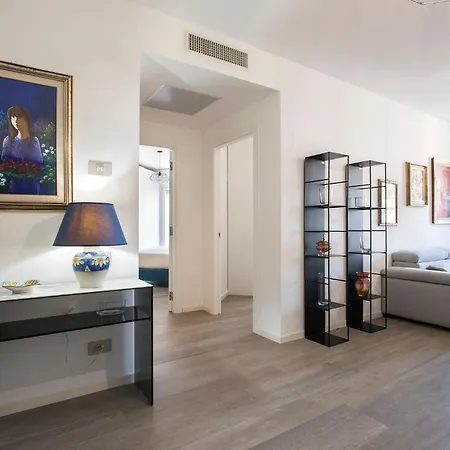 Sky Luxury Apartment